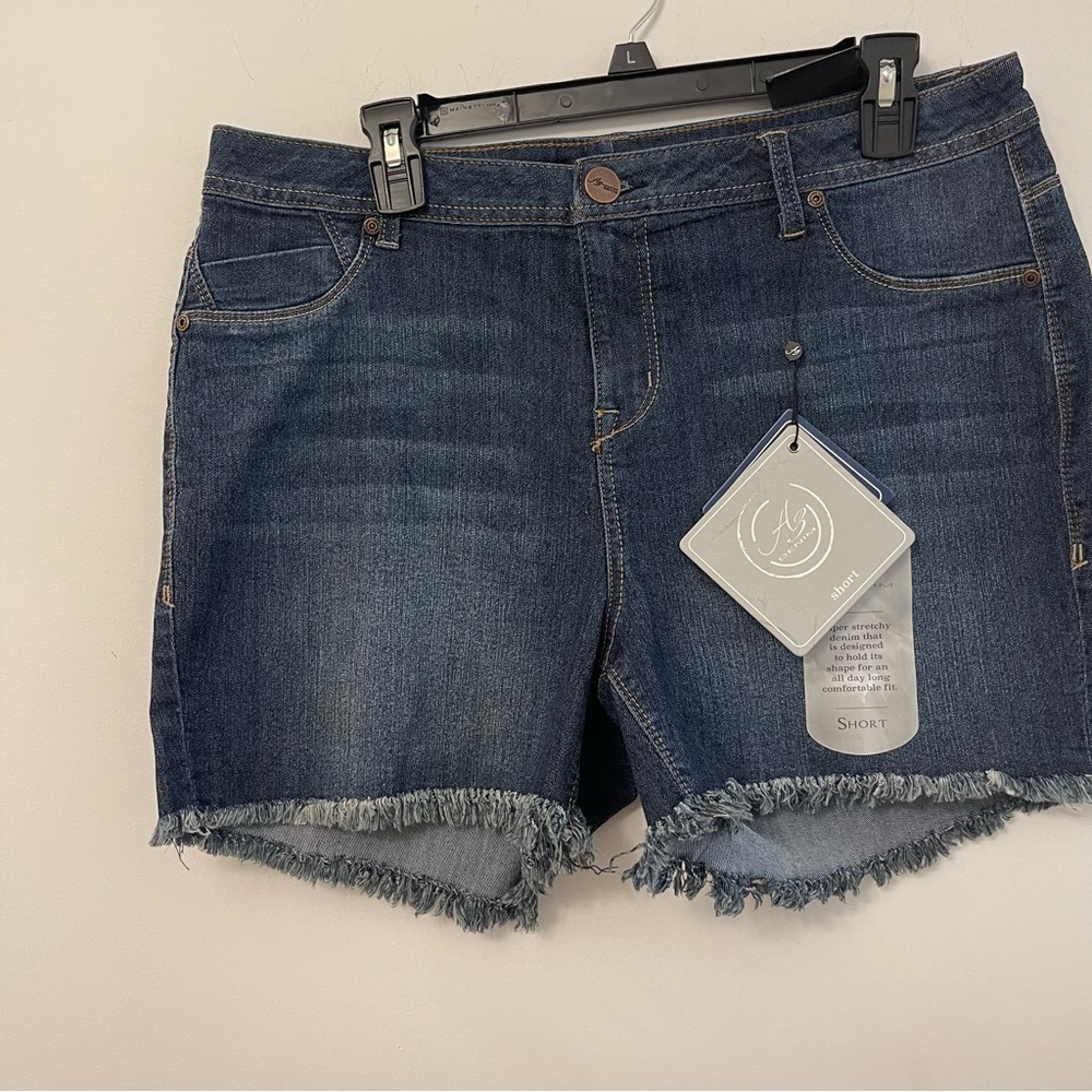 A3 Denim Women’s Shorts size 16W NWT